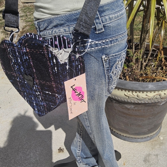 NWT BLACK n MULTICOLOR TWEED HEART LUV BETSEY CROSSBODY - Picture 9 of 11